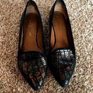 DONALD PLINER Pointy Toe Crocodile Brown Flats 6